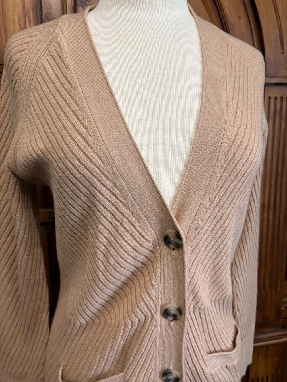 Luxurious Banana Republic Ribbed Button-Front Merino Wool & Cashmere Cardigan